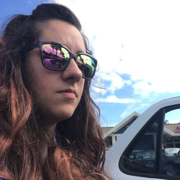 Meet your Posher, Keslee - Picture 1 of 1